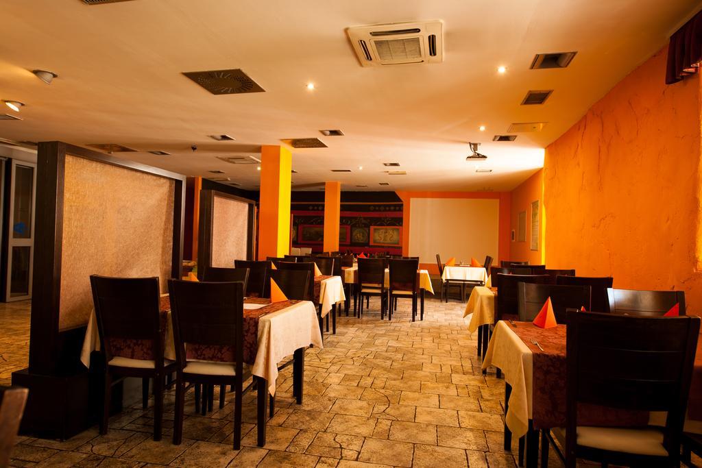 Gold Club Hotel & Casino Ajdovščina 외부 사진