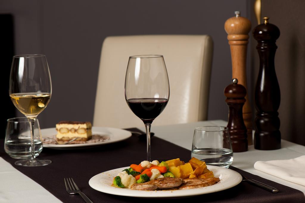 Gold Club Hotel & Casino Ajdovščina 외부 사진